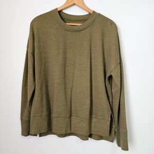 EUC TIME AND TRU OLIVE GREEB CREW NECK LIGHT PULLOVER SWEATER SIZE L